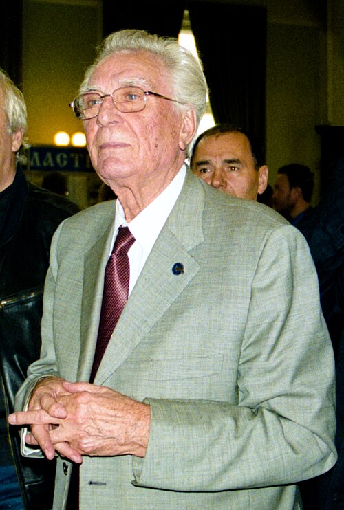 Евгений Матвеев — советский и российский актёр, кинорежиссёр, сценарист, педагог, общественный деятель